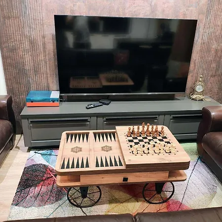 Apartament Urban Charm & Comfort - Chic 2bd In Prime Location By Flat Mаnager *