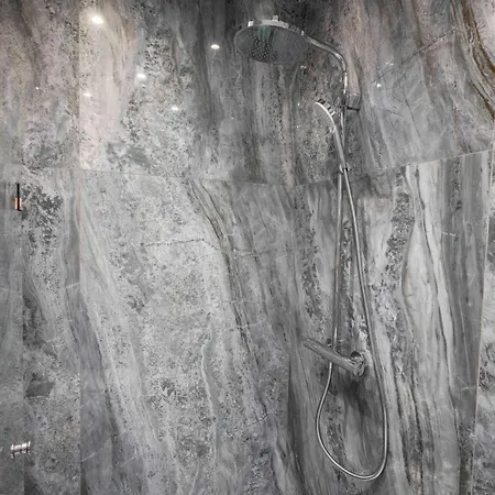 Apartament Urban Charm & Comfort - Chic 2bd In Prime Location By Flat Mаnager