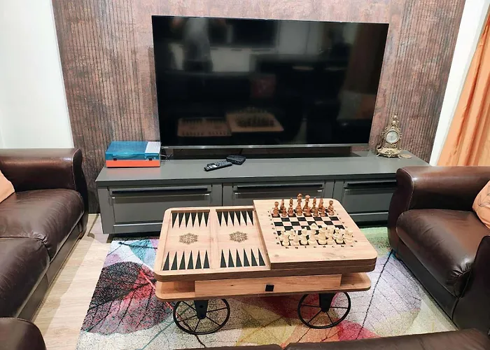 Apartment Urban Charm & Comfort - Chic 2bd In Prime Location By Flat Mаnager *