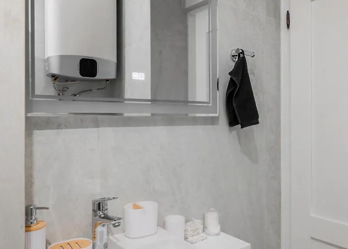 Urban Charm & Comfort - Chic 2bd In Prime Location By Flat Mаnager Sofia