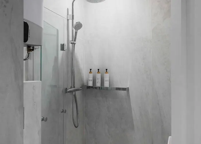 Urban Charm & Comfort - Chic 2bd In Prime Location By Flat Mаnager София