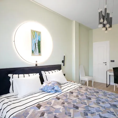 Urban Charm & Comfort - Chic 2bd In Prime Location By Flat Mаnager София