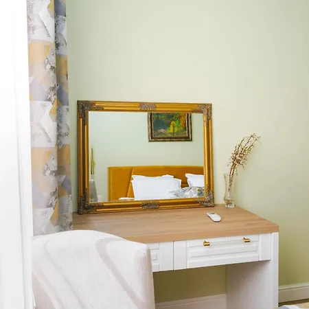 Urban Charm & Comfort - Chic 2bd In Prime Location By Flat Mаnager * София