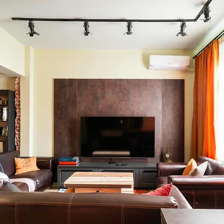 Urban Charm & Comfort - Chic 2bd In Prime Location By Flat Mаnager * София