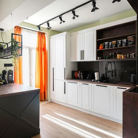 Апартамент Urban Charm & Comfort - Chic 2bd In Prime Location By Flat Mаnager София